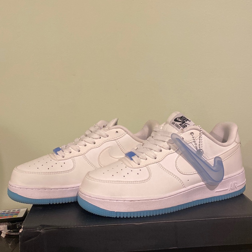 COPY - WMNS AIR FORCE 1 '07 LX 'UV REACTIVE'